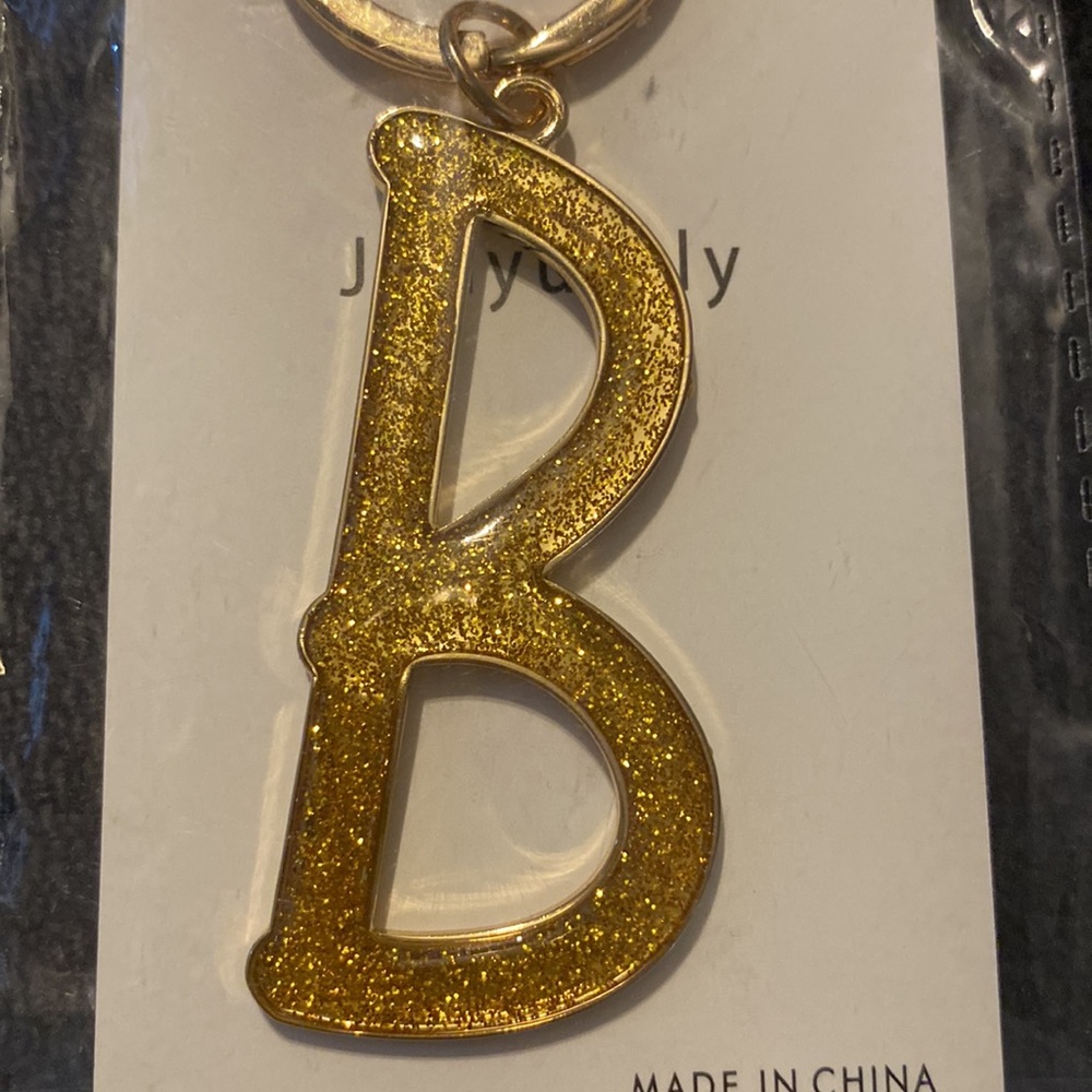 B initial Key chain - Picture 2 of 3